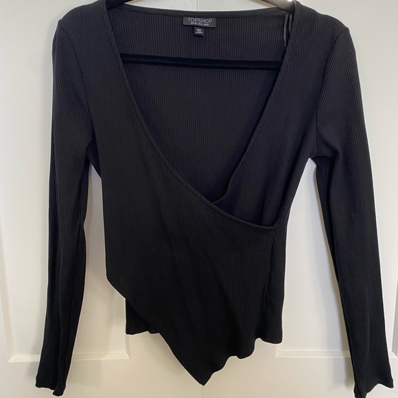 TOPSHOP Asymmetric Cut Top - Picture 2 of 3